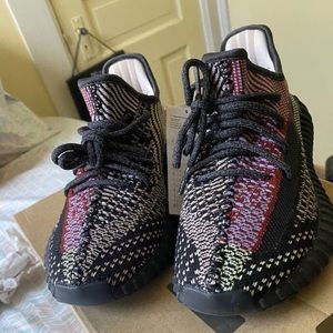 Yeezy 350 new never used